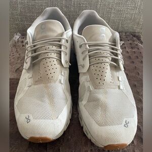 On- running men’s sneaker